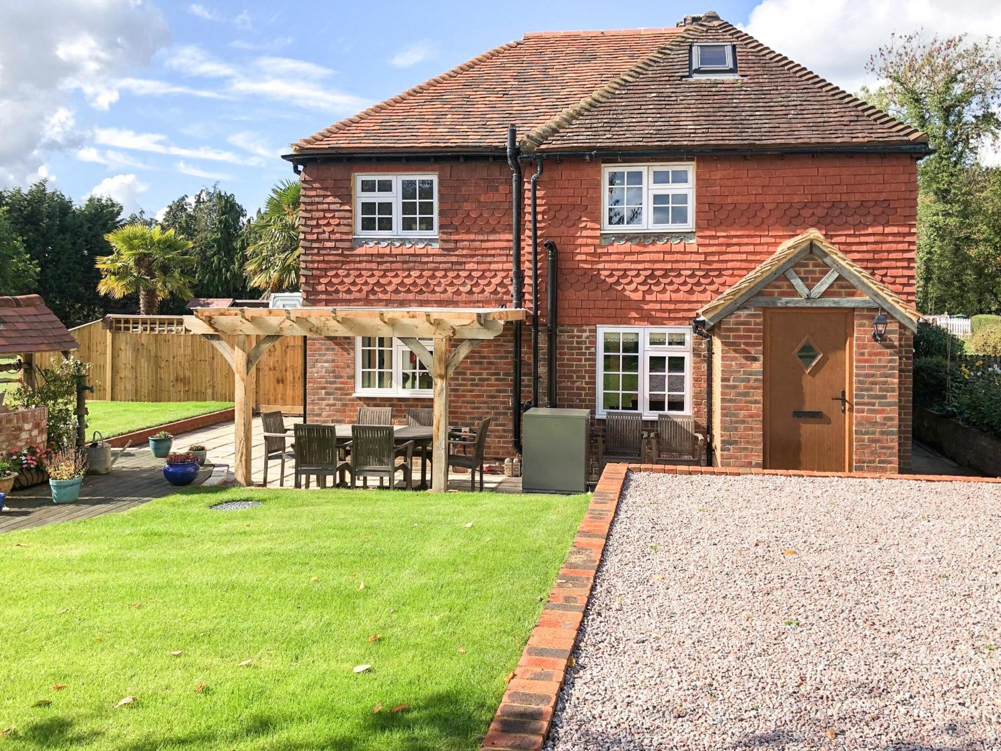 Well Cottage Itchingfield Exterior photo